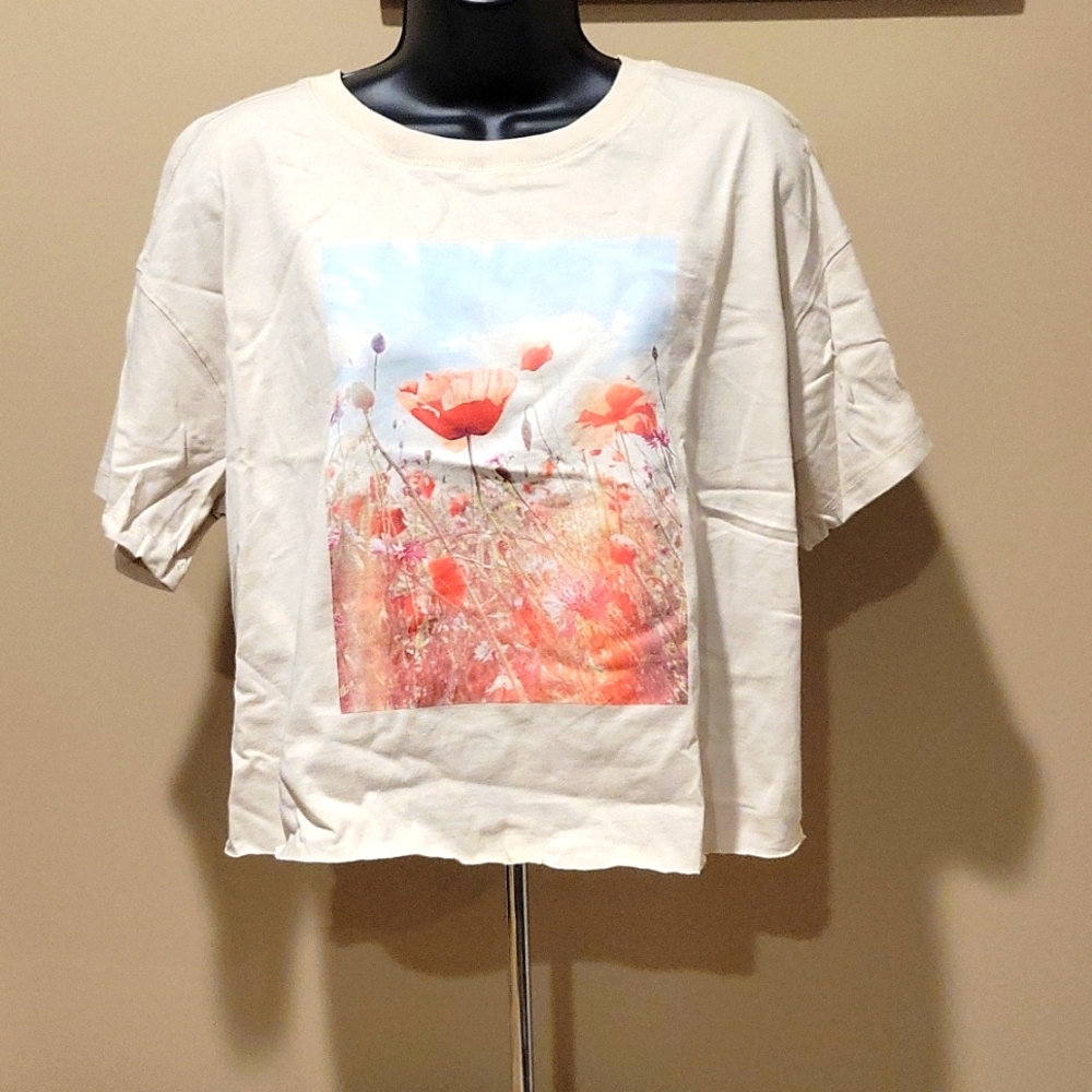 NWT**  Old Navy Floral Scene crop tee,  L💐